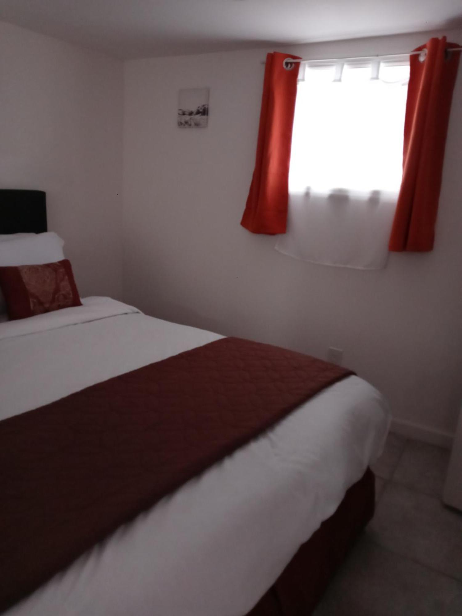 "Cozy Basement Retreat Just 40 Minutes To Nyc!" Leilighet Irvington Eksteriør bilde