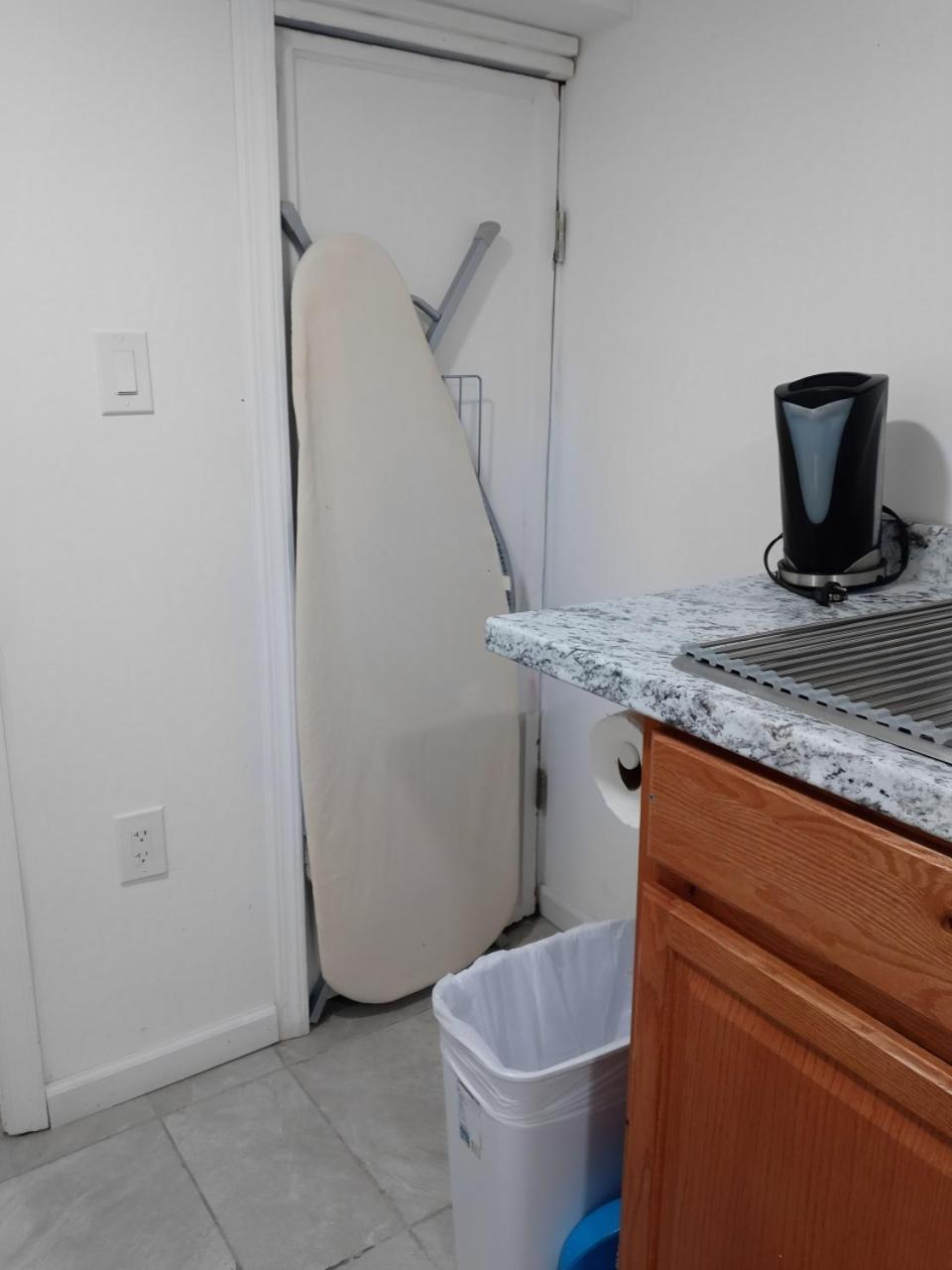"Cozy Basement Retreat Just 40 Minutes To Nyc!" Leilighet Irvington Eksteriør bilde