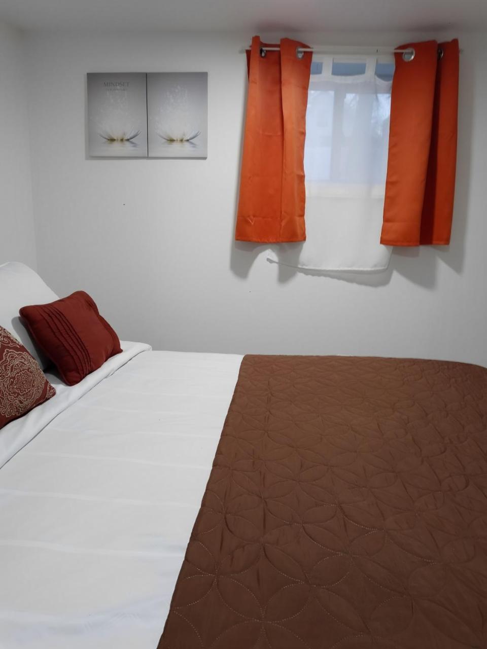 "Cozy Basement Retreat Just 40 Minutes To Nyc!" Leilighet Irvington Eksteriør bilde